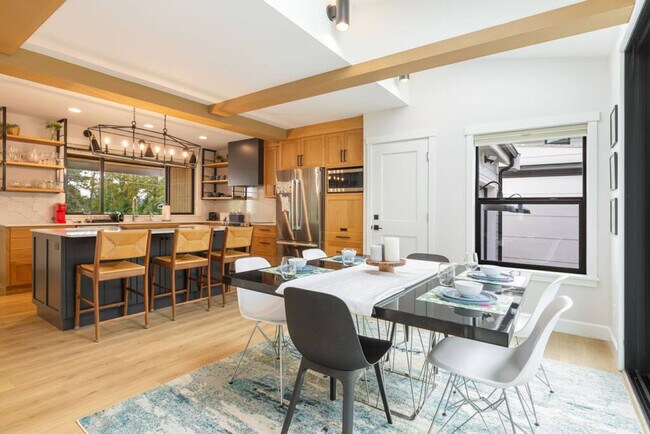 Building Photo - 9047 51st Ave NE