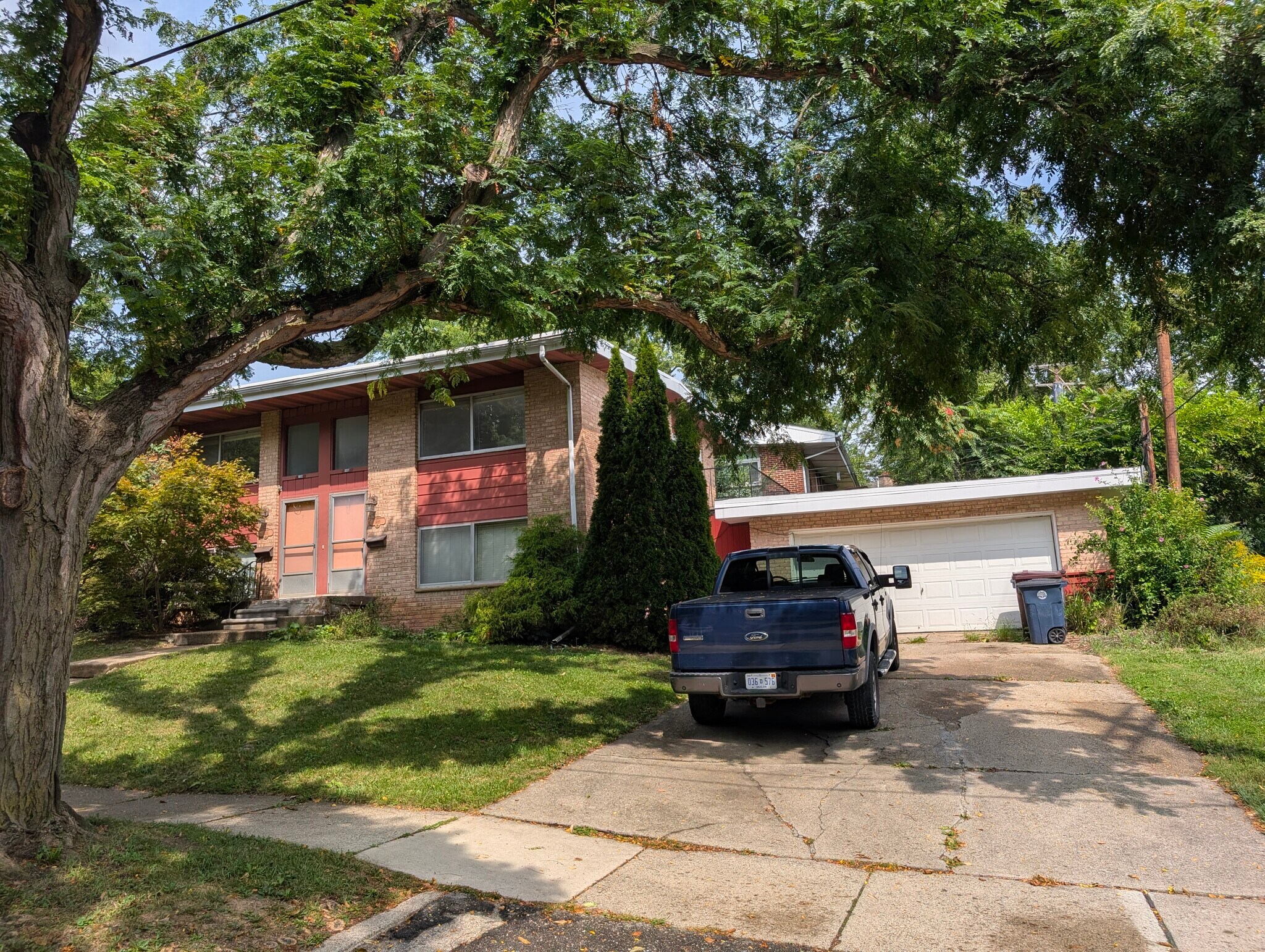 Building Photo - 1466 Bemidji Dr