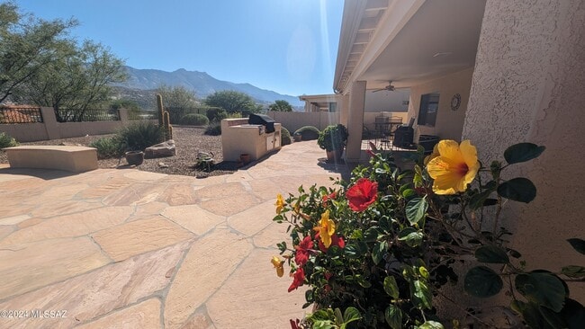 Building Photo - 37413 S Golf Course Dr