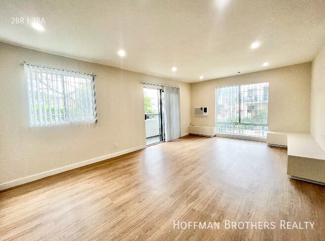 Building Photo - 860 S Ardmore Ave