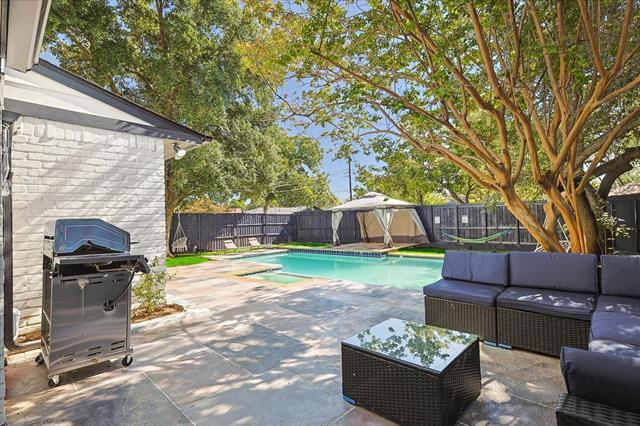 Building Photo - 3608 Courtdale Dr