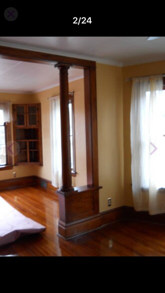 Building Photo - 5028 17th Ave