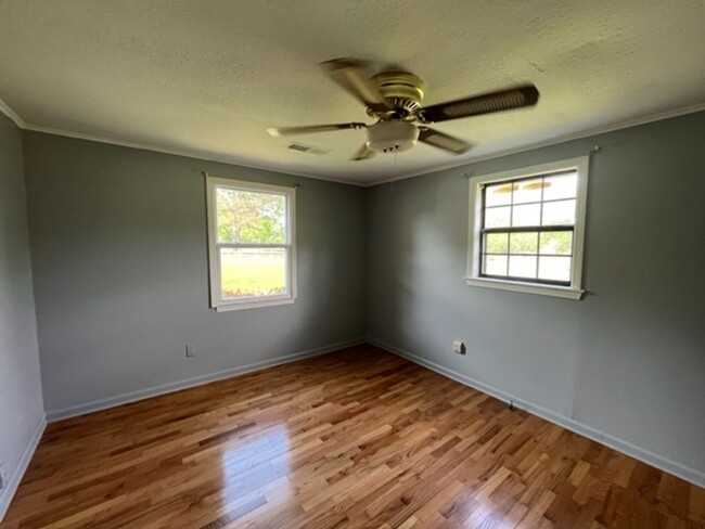 Building Photo - Renovated 4 Bedroom 2 Bath Home with 2 Car...