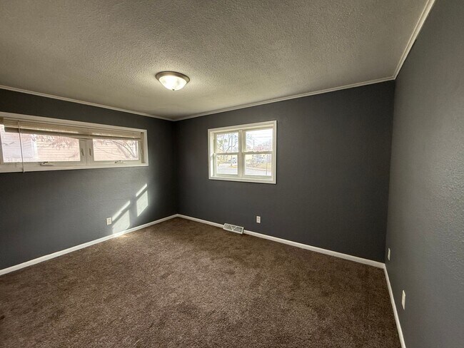 Building Photo - 508 12th St