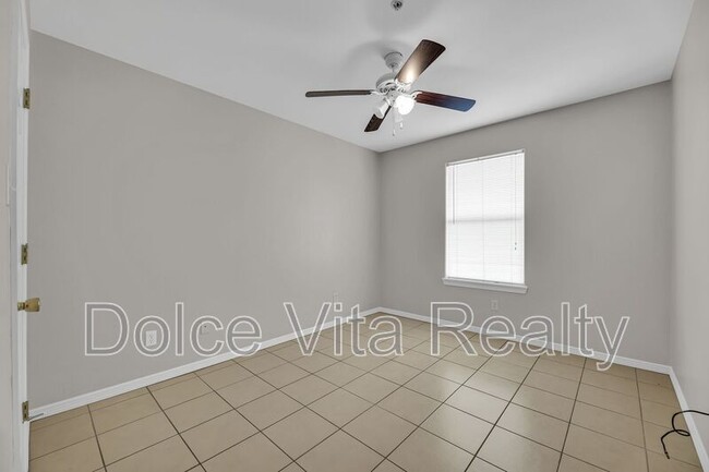 Building Photo - 400 N 38th St