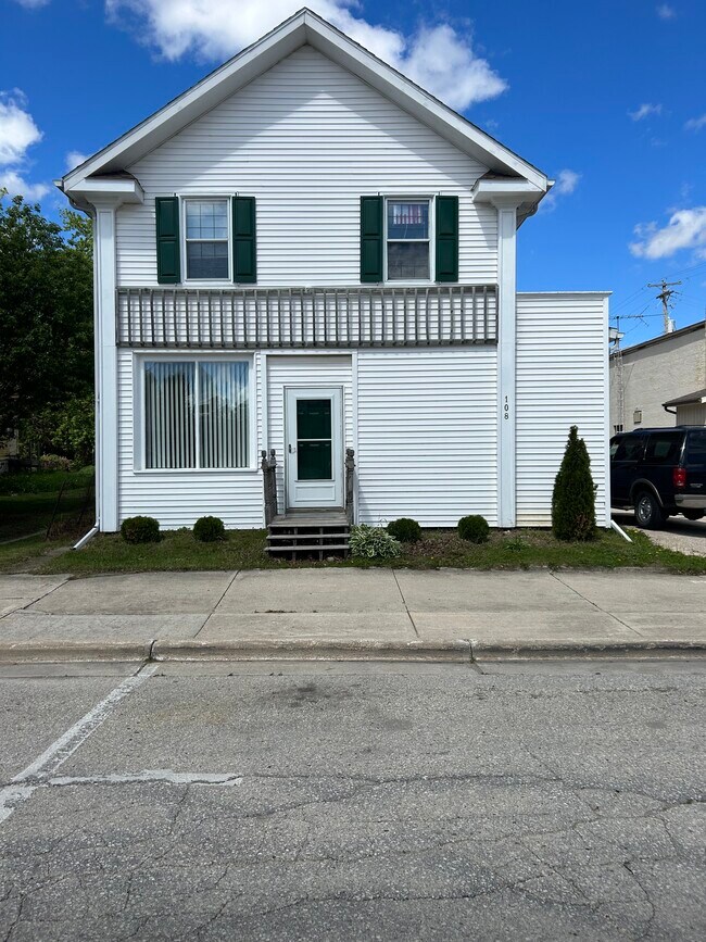 Building Photo - 108 S Main St