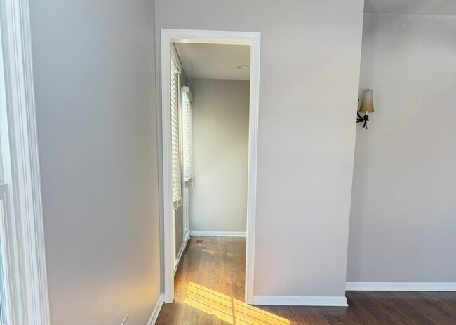 Building Photo - 145 Pine Tree Ln