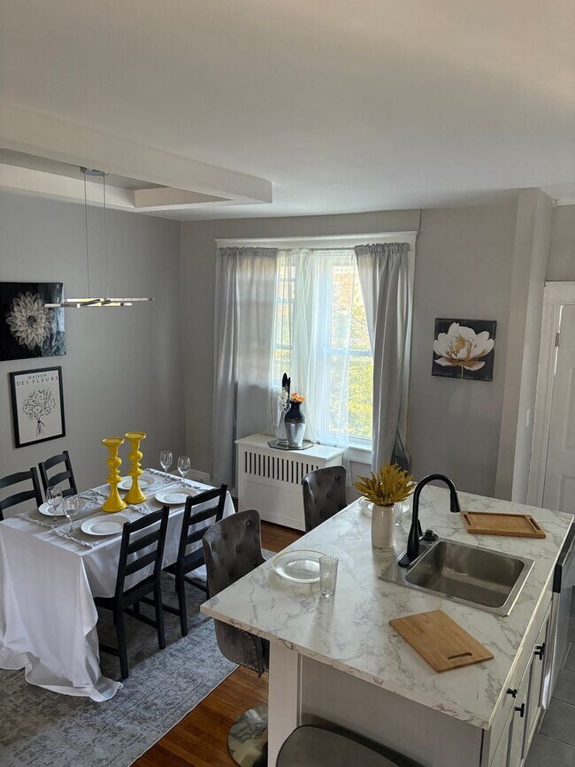Building Photo - Charming 3BR Townhome in Baltimore Lake Montelbello