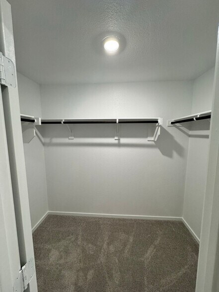 Building Photo - 3924 Pontchartrain Pkwy