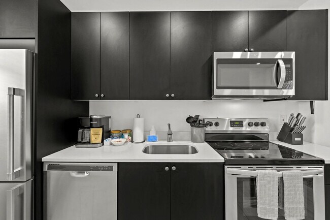 Building Photo - 1862 6th St