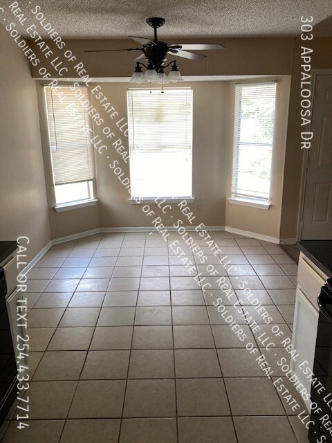 Building Photo - 303 Appaloosa Dr