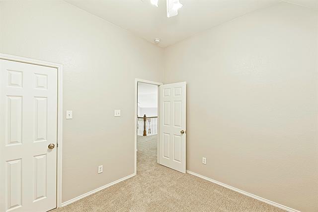 Building Photo - 2405 Hopkins Dr