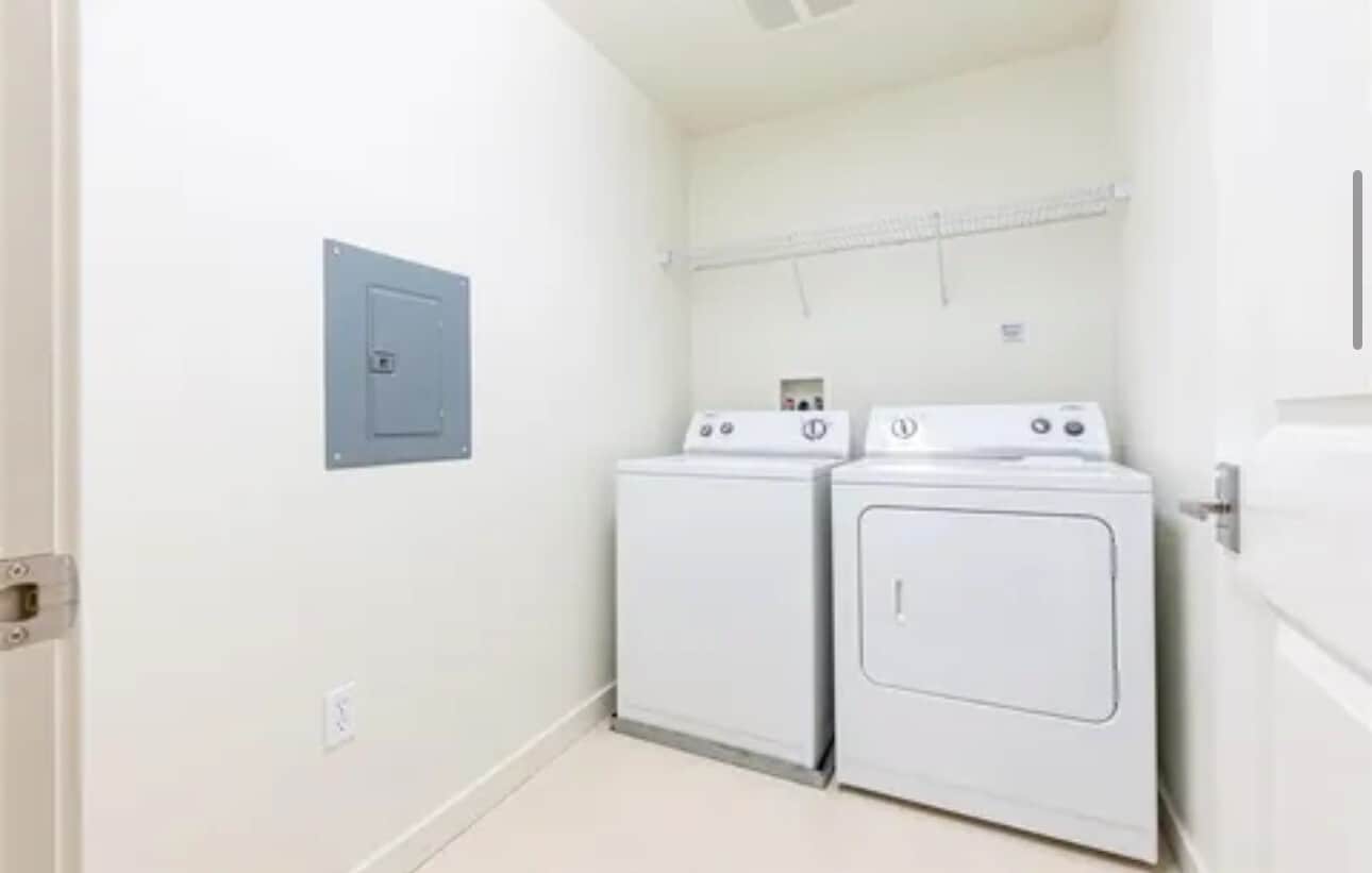 Building Photo - 4463 Hyde Cmn