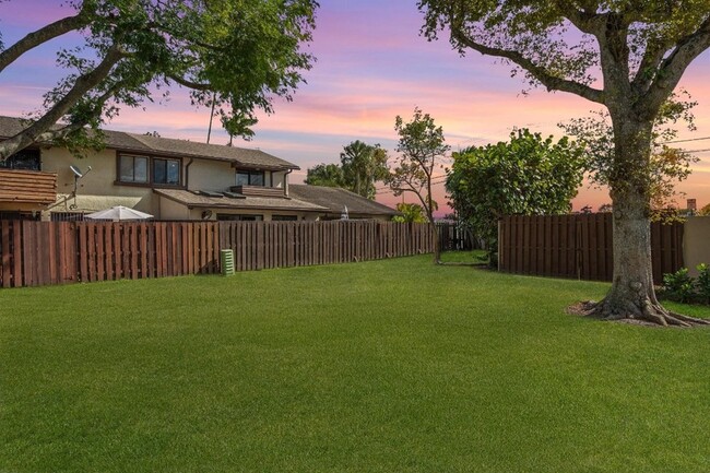 Building Photo - 7136 SW 105th Ct