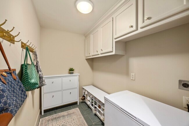 Building Photo - 1312 Crocker St