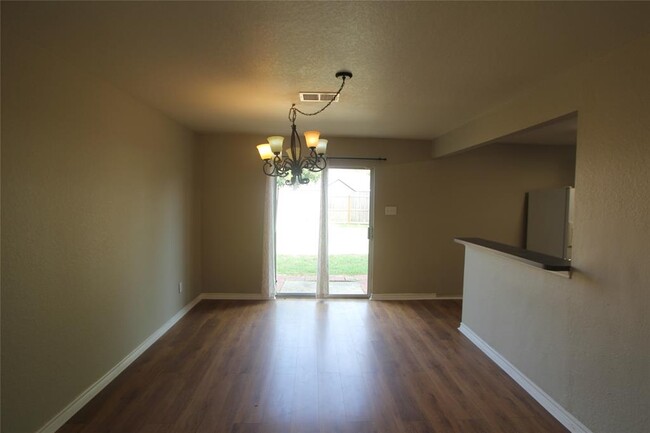 Building Photo - 22802 Sugar Bear Dr