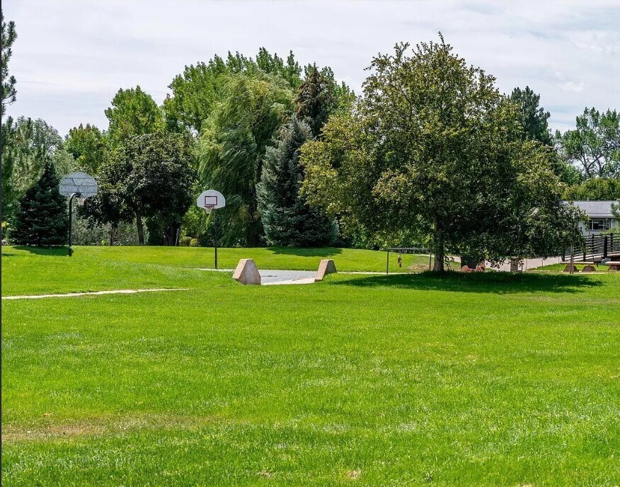 Building Photo - 2633 Sherwood Cir