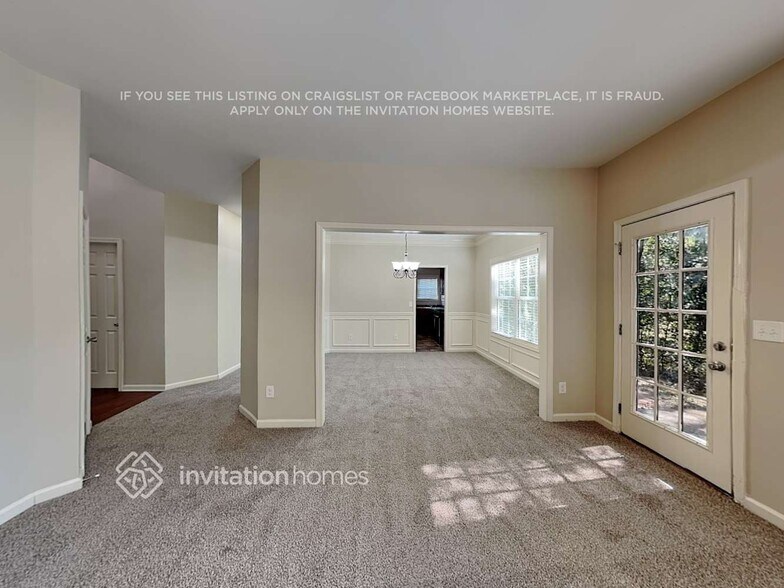 Building Photo - 2420 Freemont St