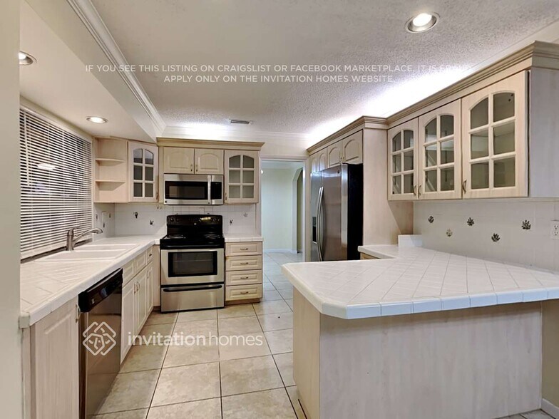 Building Photo - 1641 Wyndcliff Dr