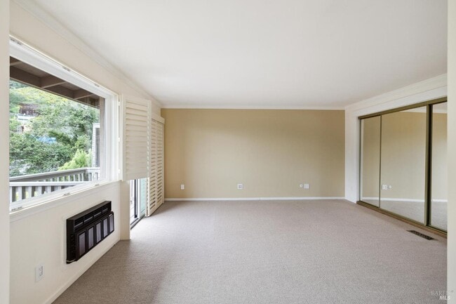 Building Photo - 127 Crescent Ave