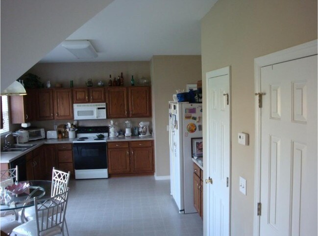 Building Photo - 7106 Windmill Creek Rd