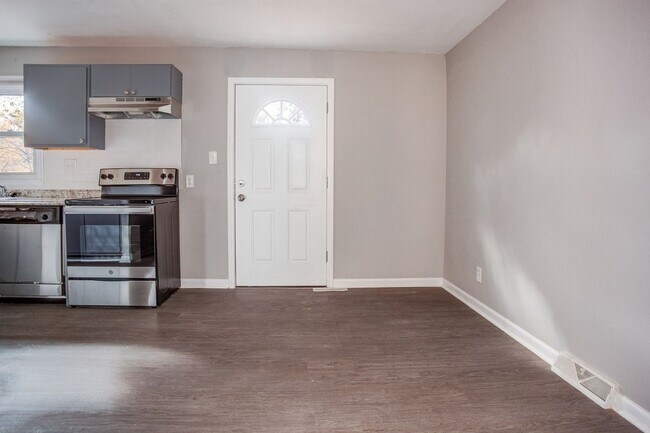 Building Photo - Beautiful Home in Kansas City!