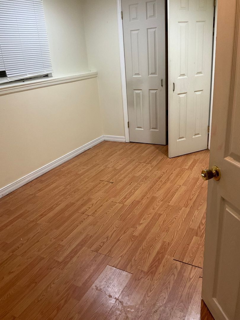 Building Photo - 132 Hallock Rd