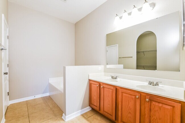 Building Photo - 4831 Petal Pawpaw Ln