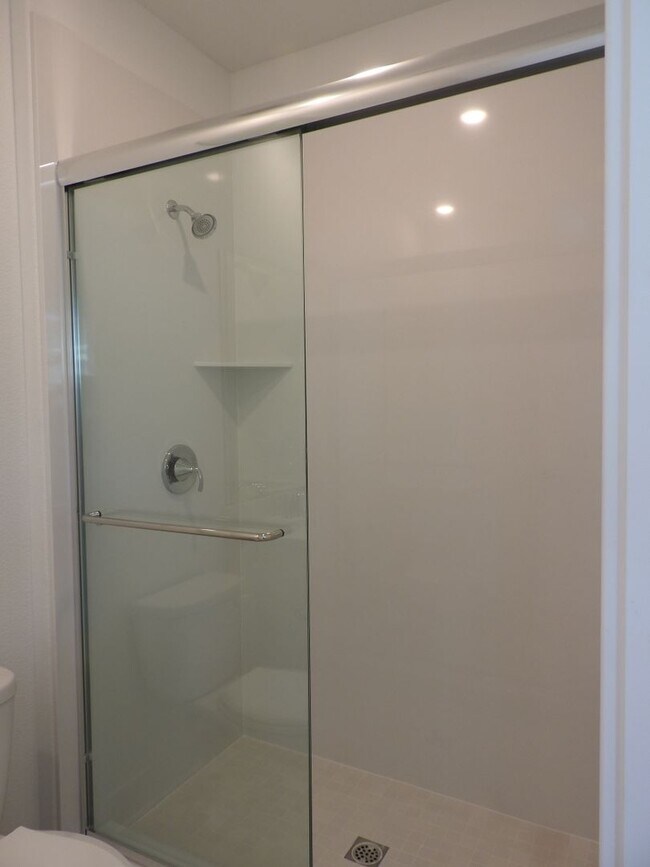 Building Photo - Beautiful Smart Home in Granite Bay  With Solar!!