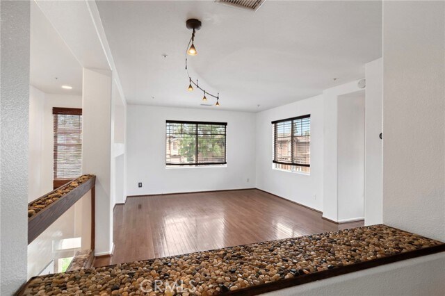 Building Photo - 278 Woodcrest Ln