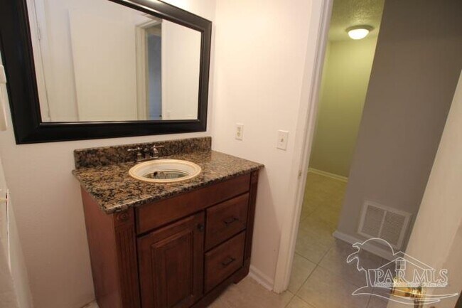 Building Photo - 1370 Pinnacle Dr