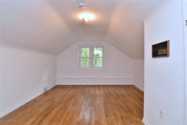 Building Photo - 4025 Ellendale Rd