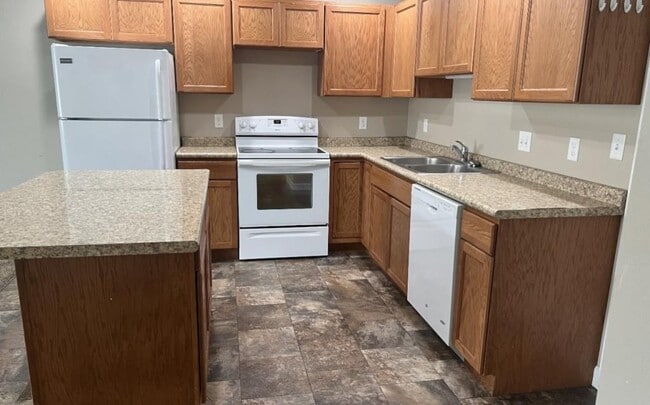 Building Photo - 1419 2nd St