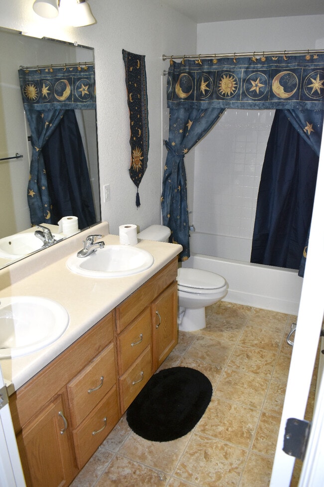 Building Photo - 903 Saddlebrook Ln