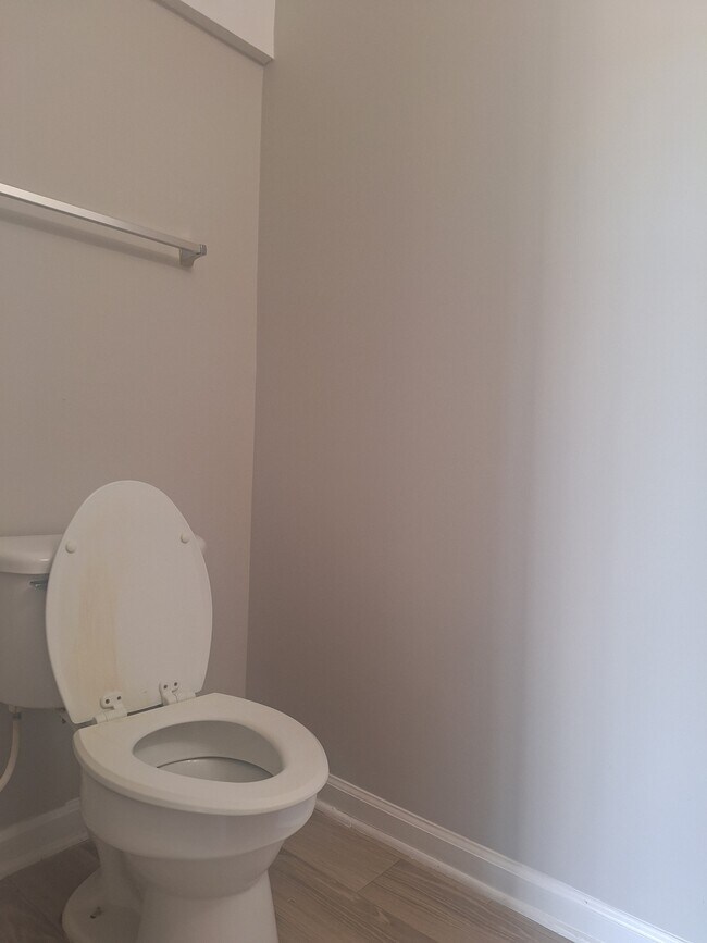 Building Photo - 5646 One Lake Way