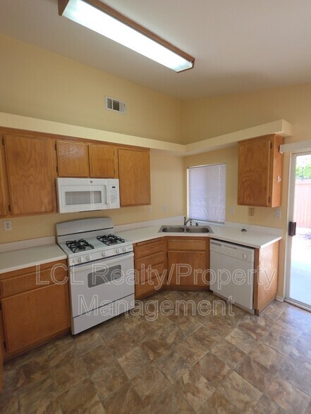 Building Photo - 25673 Hillman Ct