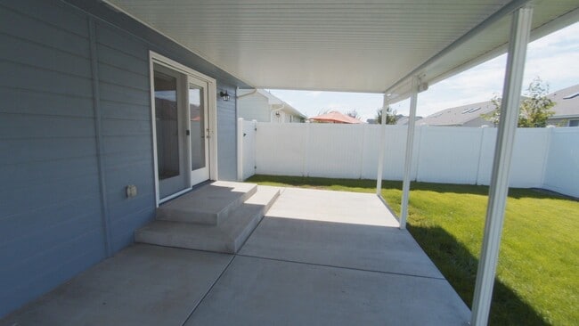 Building Photo - Beautiful Home in West Valley