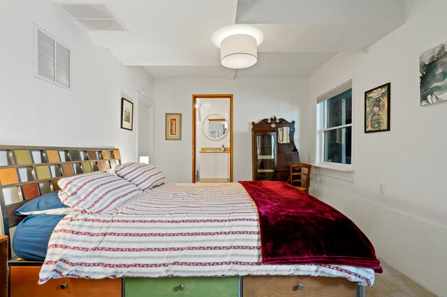 Building Photo - 232 Nevada St