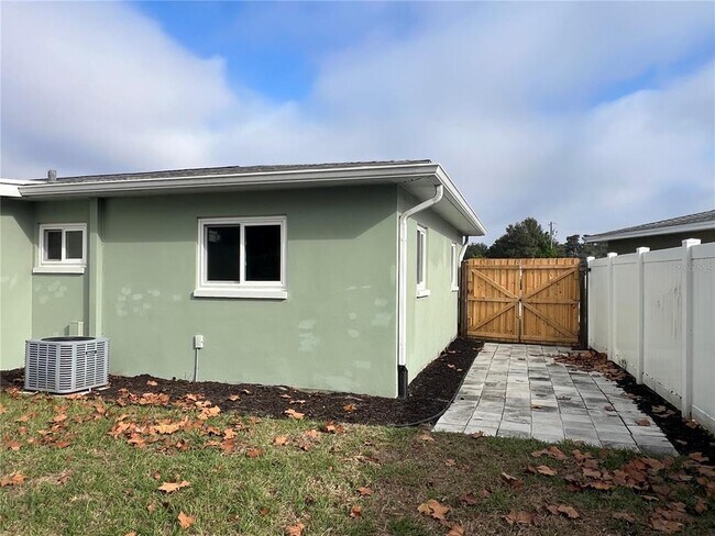 Building Photo - 5398 27th Ave N