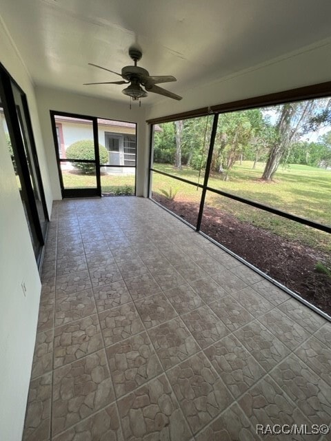 Building Photo - 83 Golfview Dr