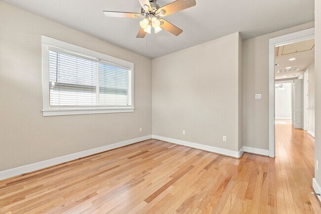 Building Photo - 401 Zennia St