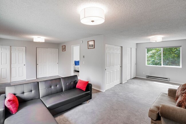 Building Photo - Beautiful 5 bed 3 bath Kirkland single fam...