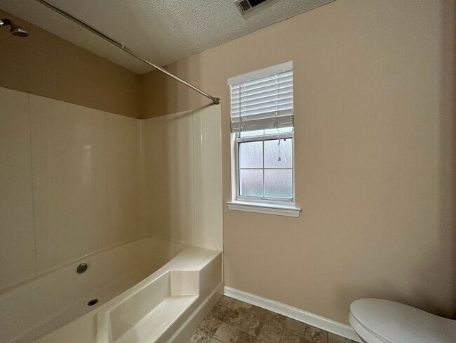 Building Photo - 413 Sherrels Ford