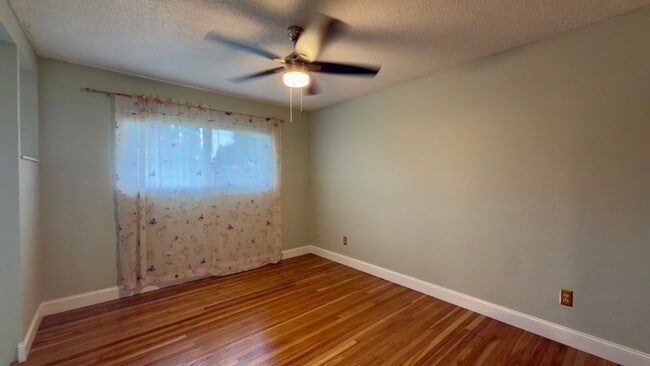 Building Photo - 3 bedroom | 2 bath | Single family home in Citrus Heights