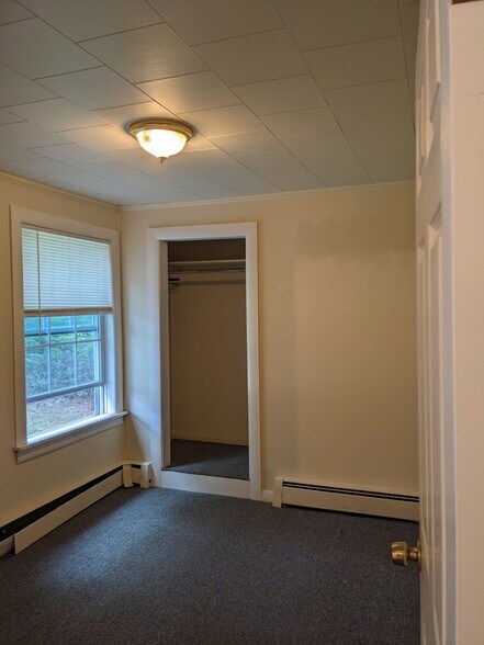 Building Photo - 518 Essex St