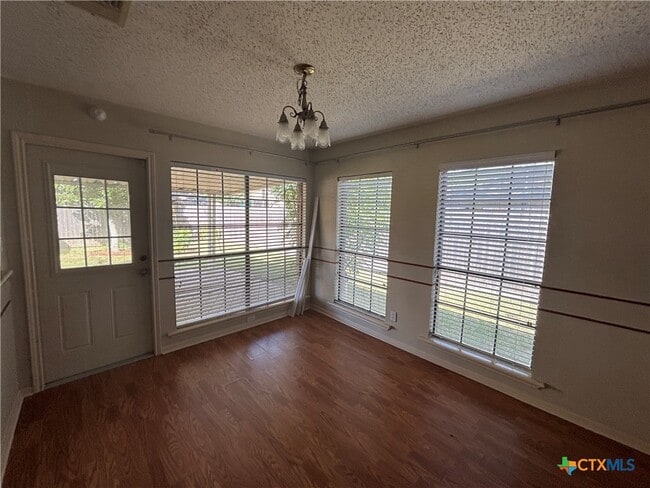 Building Photo - 309 Spur Dr