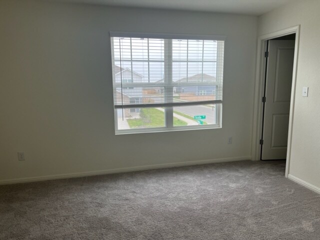Building Photo - 243 Thistle Ln