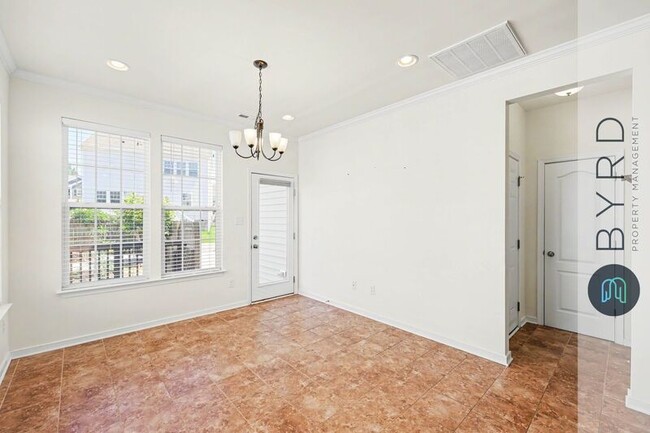 Building Photo - 16921 Thornapple Run