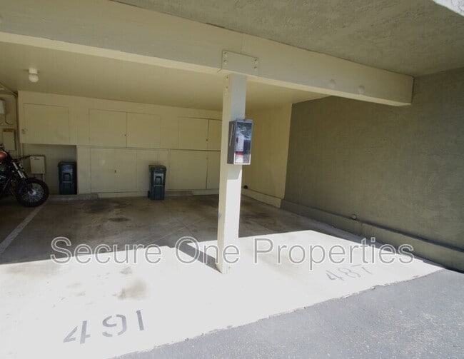 Building Photo - 491 Serento Cir