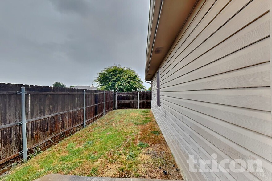 Building Photo - 1248 Collett St